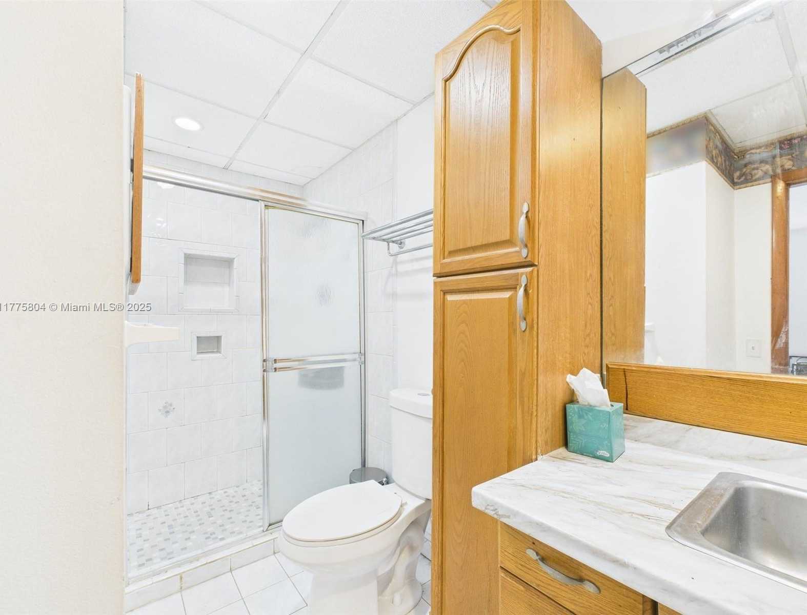 Small Image of 19341 HOLIDAY RD, Cutler Bay Number 23