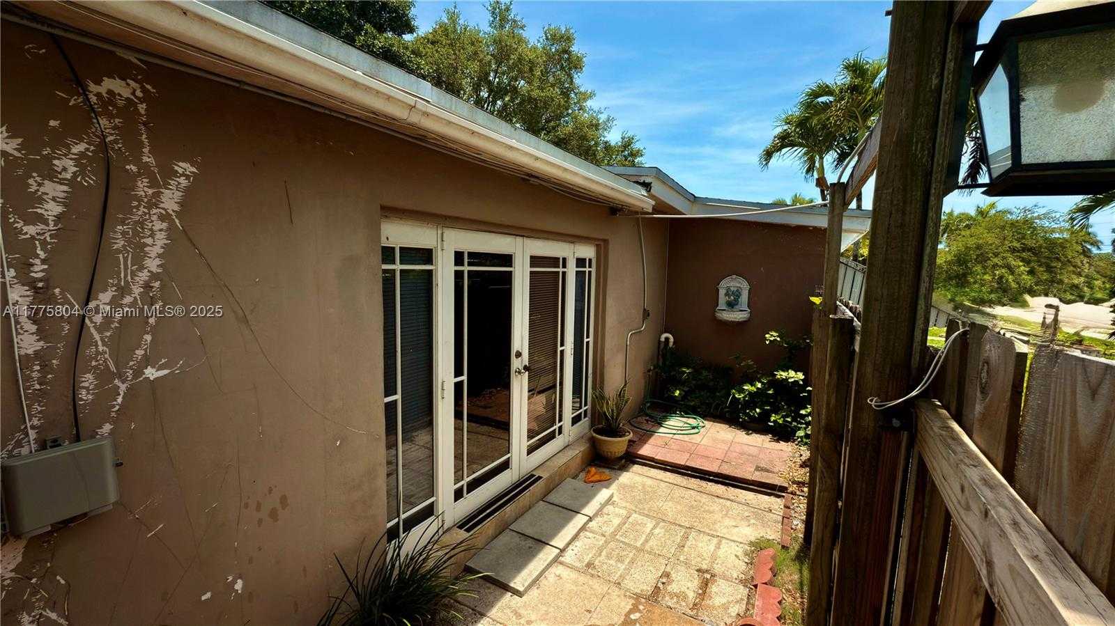 Small Image of 19341 HOLIDAY RD, Cutler Bay Number 7