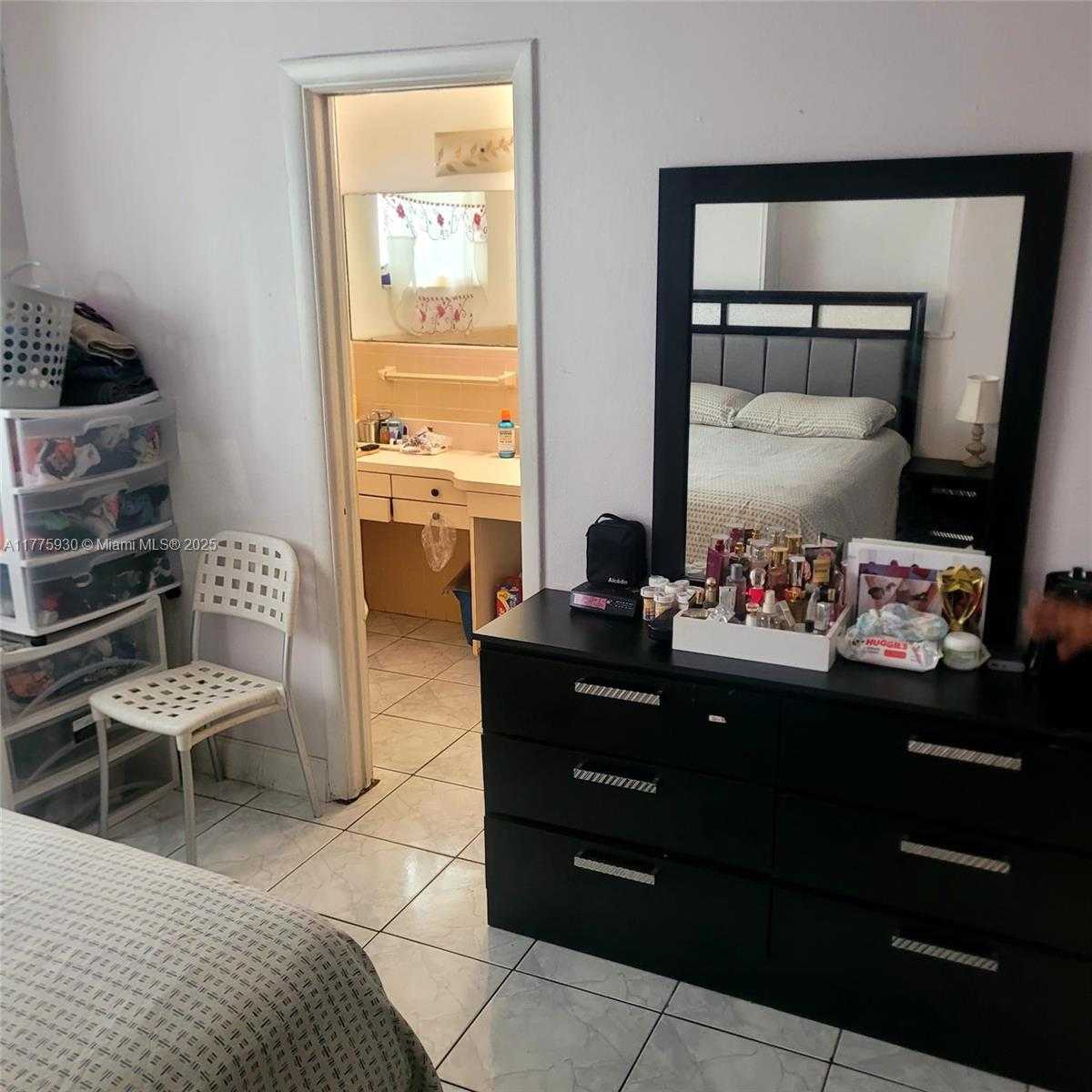 Small Image of 975 NORTH EAST 135TH ST, North Miami Number 6