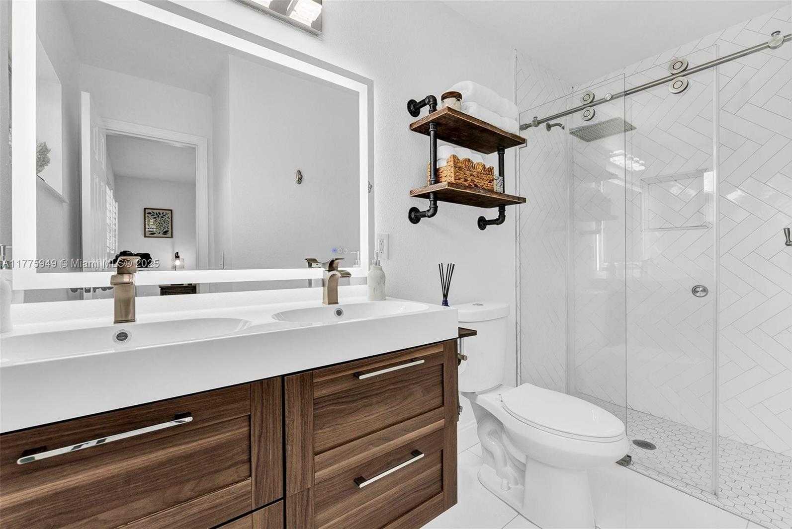 Small Image of 4421 NORTH EAST 16TH AVE, Oakland Park Number 15