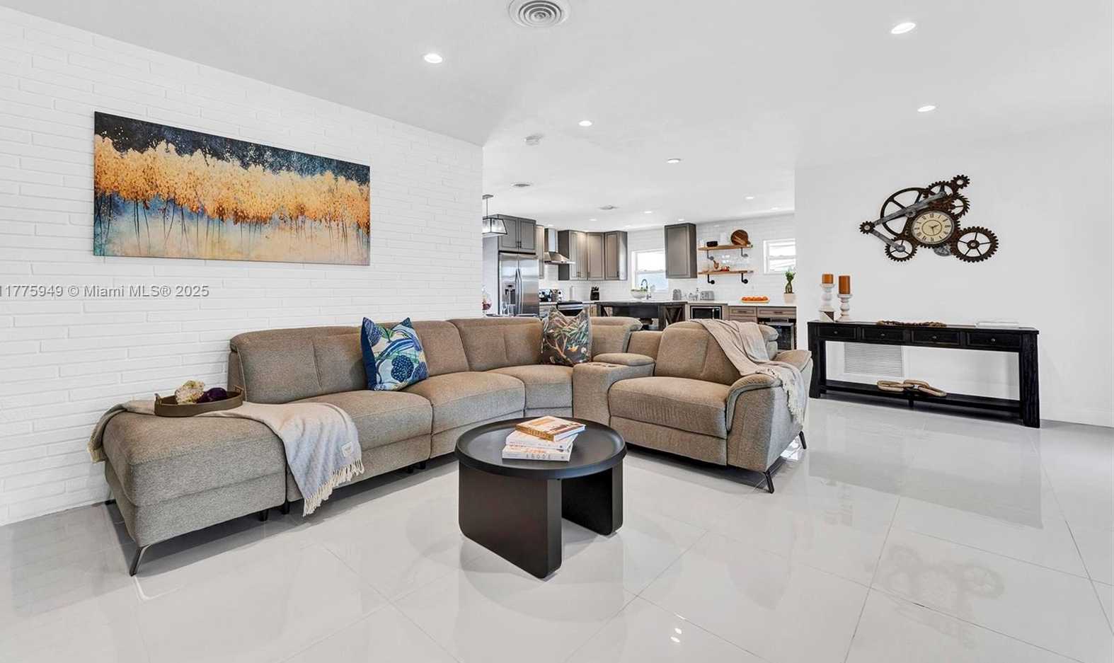 Small Image of 4421 NORTH EAST 16TH AVE, Oakland Park Number 3