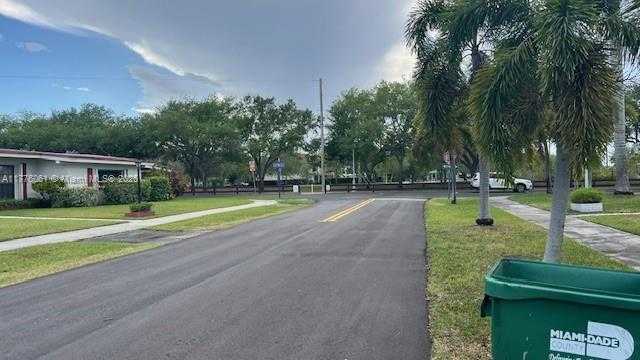 Small Image of 9380 SOUTH WEST 179TH TER, Palmetto Bay Number 2