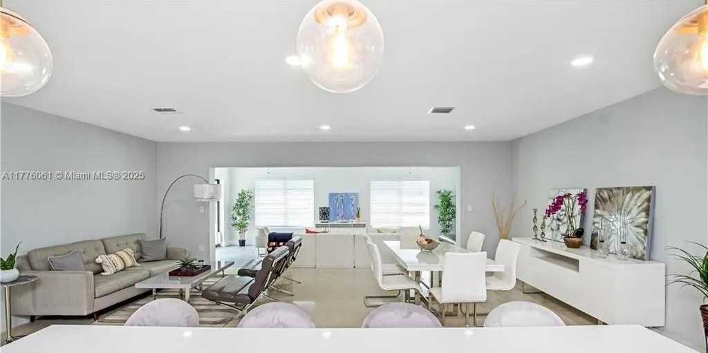 Small Image of 9380 SOUTH WEST 179TH TER, Palmetto Bay Number 23