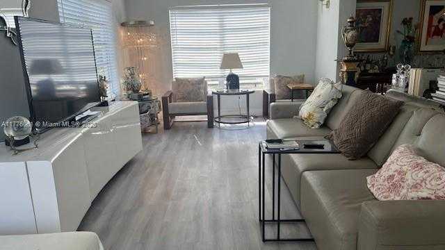 Small Image of 9380 SOUTH WEST 179TH TER, Palmetto Bay Number 8