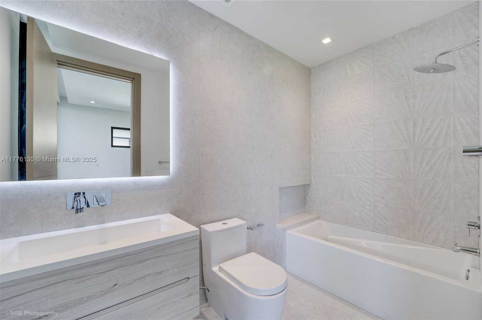 Small Image of 5825 ALTON RD, Miami Beach Number 14