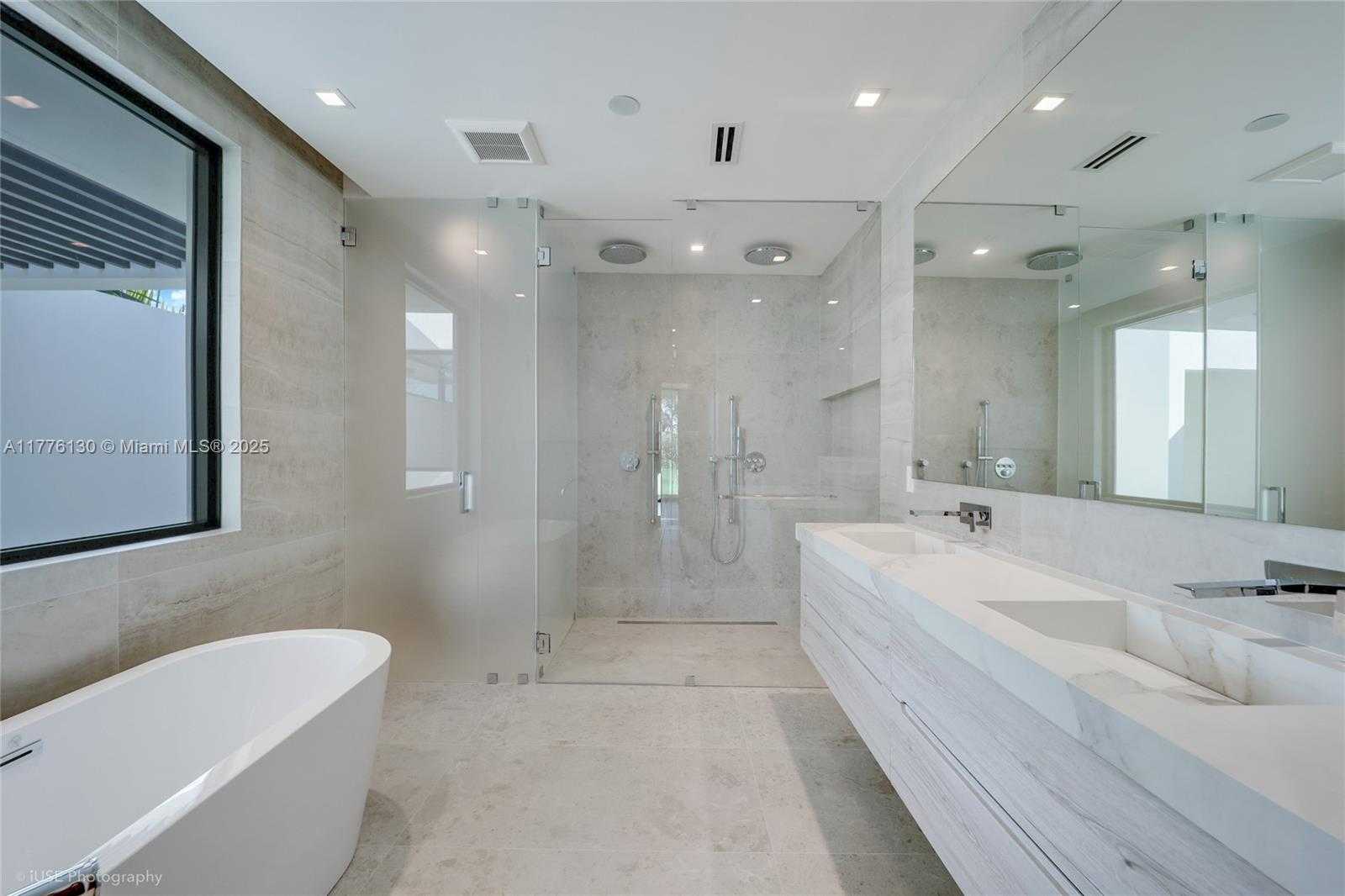 Small Image of 5825 ALTON RD, Miami Beach Number 16