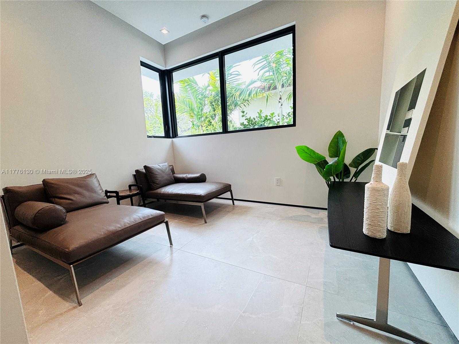 Small Image of 5825 ALTON RD, Miami Beach Number 24