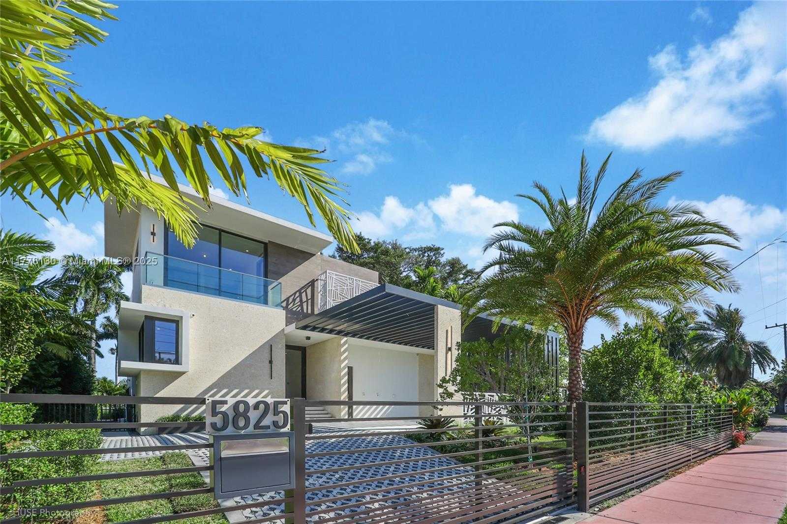 Small Image of 5825 ALTON RD, Miami Beach Number 25