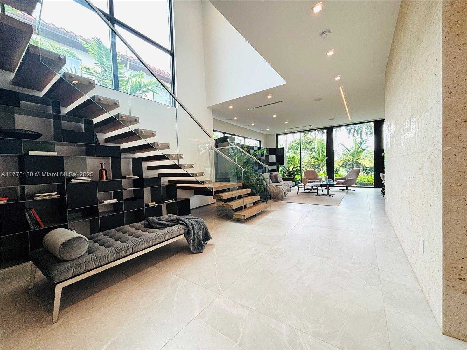 Small Image of 5825 ALTON RD, Miami Beach Number 5