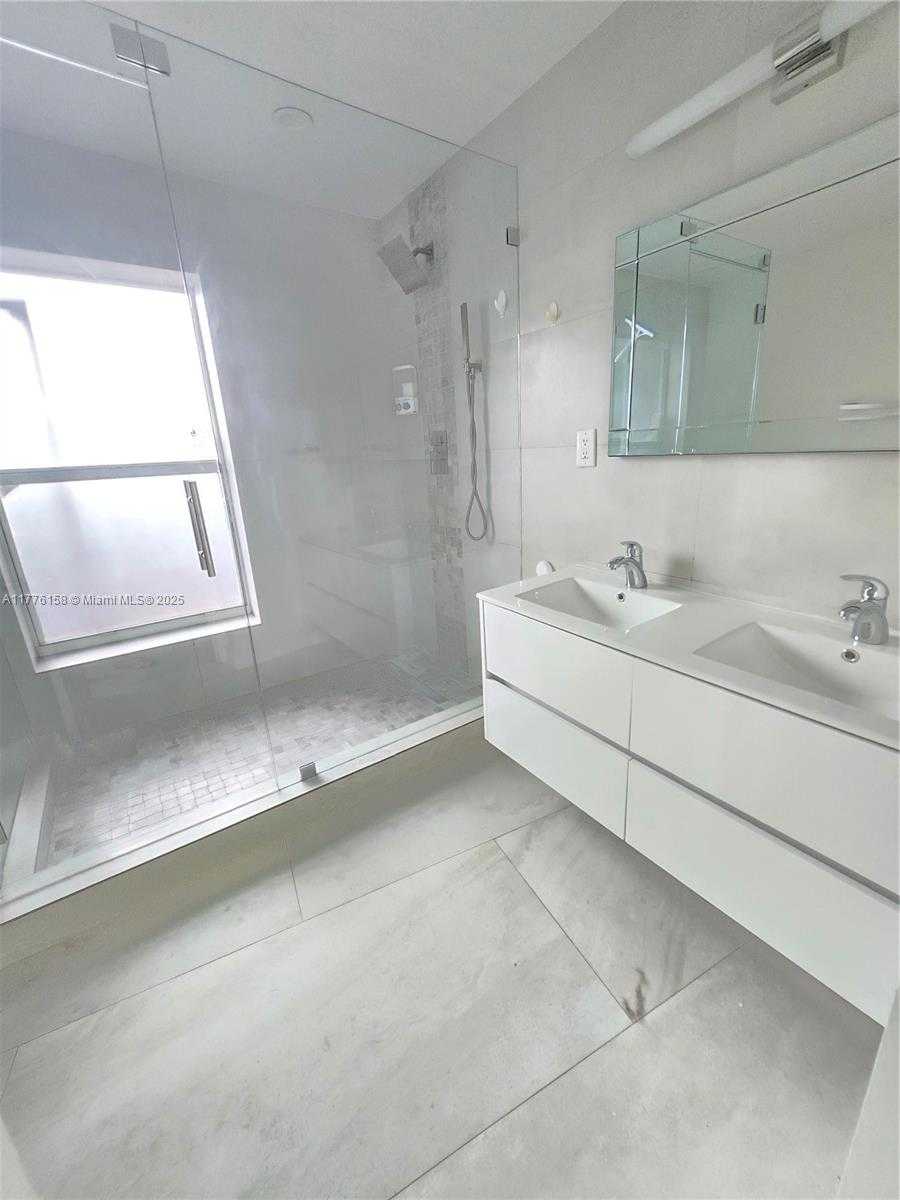 Small Image of 5101 SOUTH WEST 6TH CT, Margate Number 15
