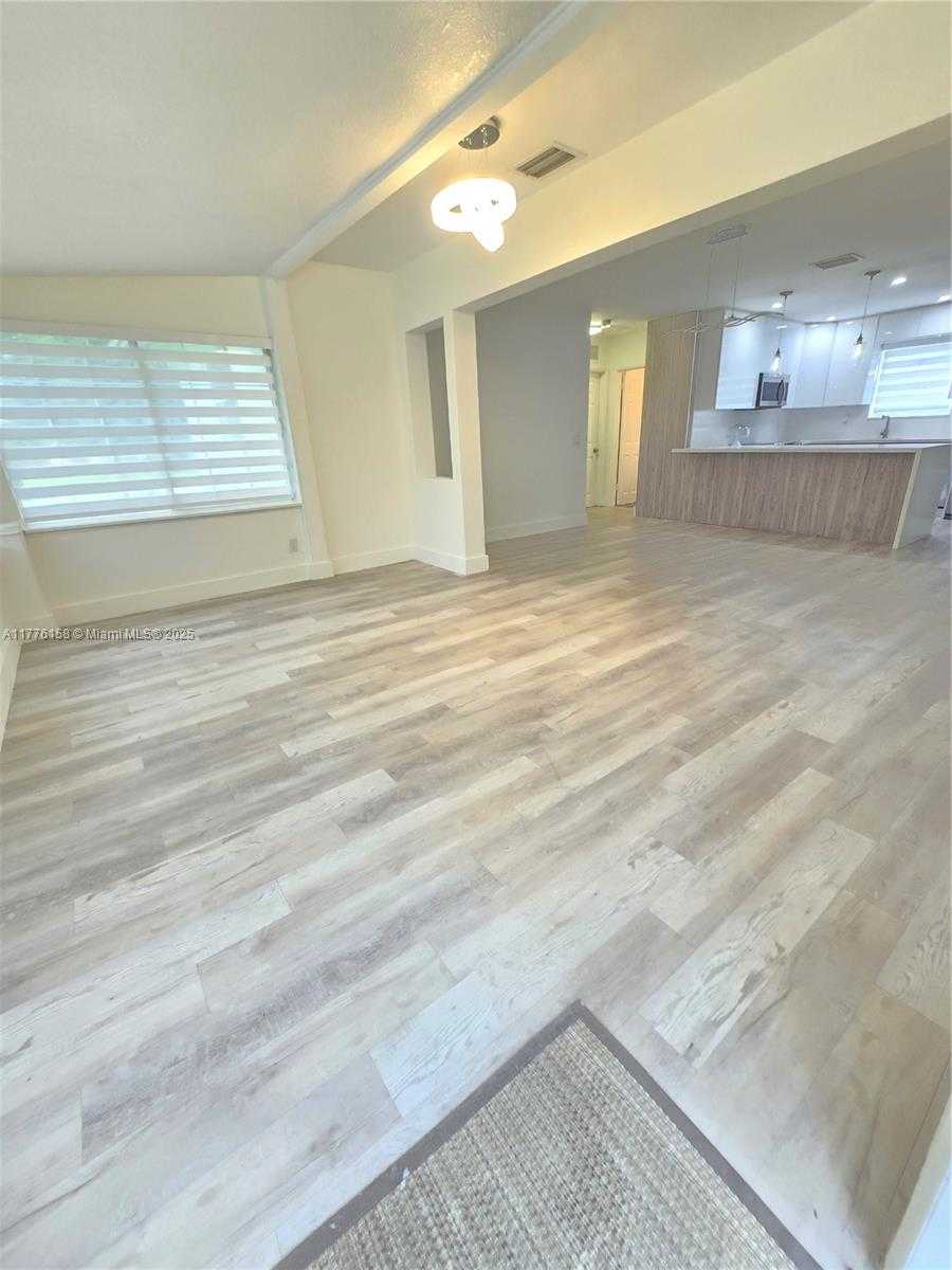 Small Image of 5101 SOUTH WEST 6TH CT, Margate Number 2