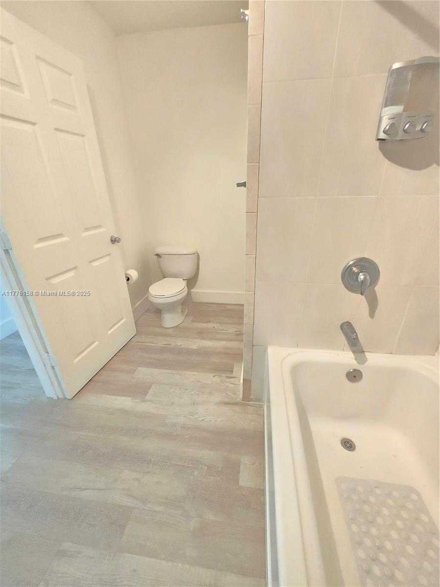 Small Image of 5101 SOUTH WEST 6TH CT, Margate Number 20