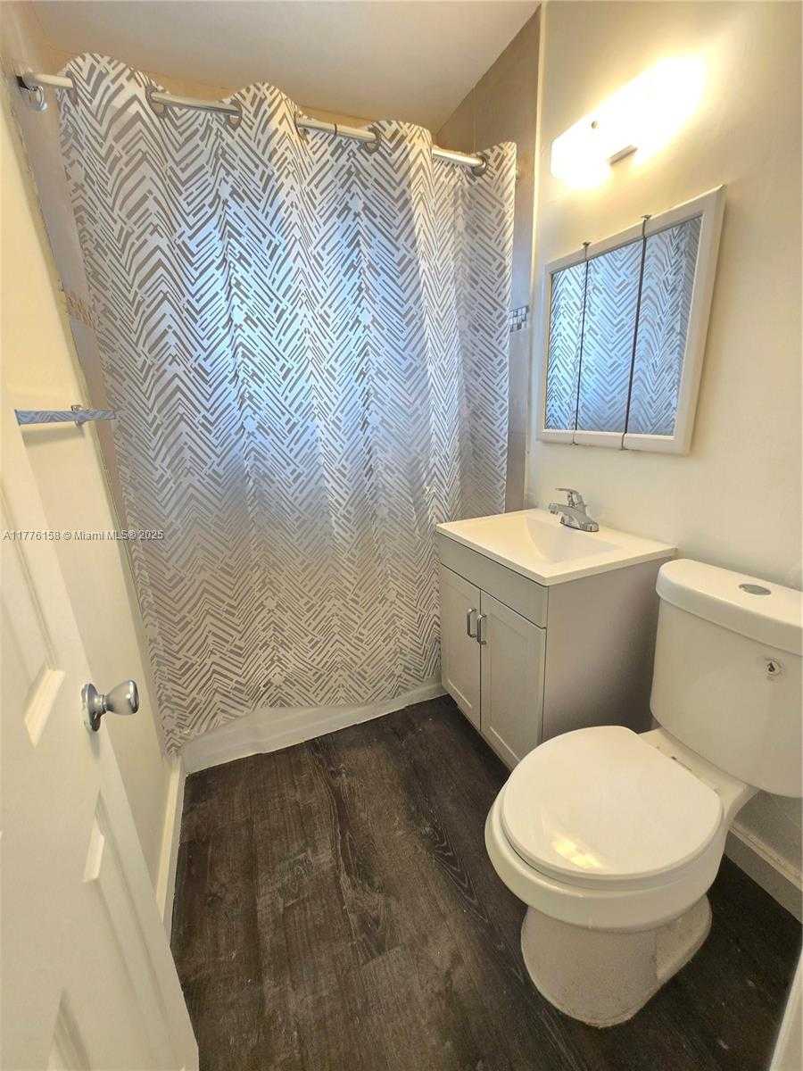 Small Image of 5101 SOUTH WEST 6TH CT, Margate Number 23