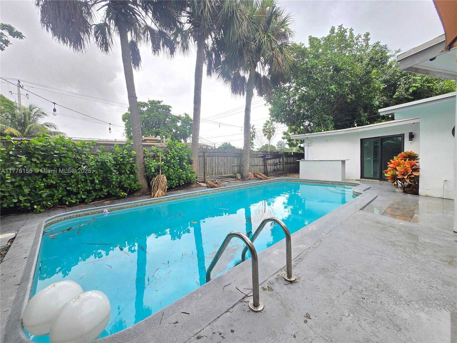 Small Image of 5101 SOUTH WEST 6TH CT, Margate Number 25