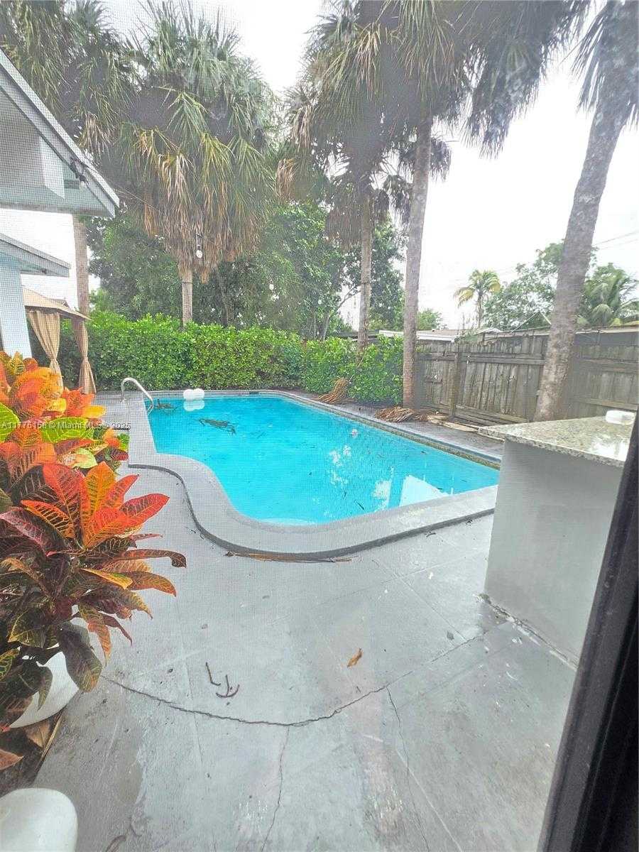 Small Image of 5101 SOUTH WEST 6TH CT, Margate Number 26