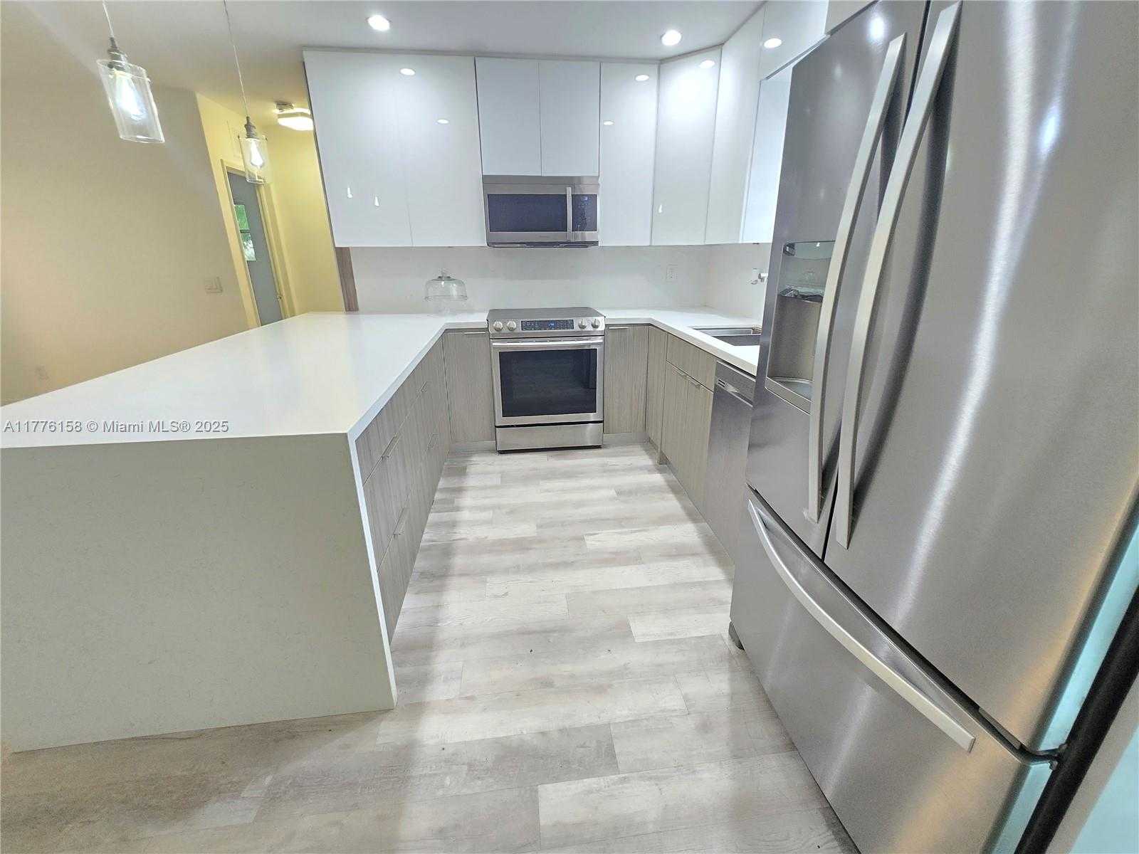 Small Image of 5101 SOUTH WEST 6TH CT, Margate Number 5