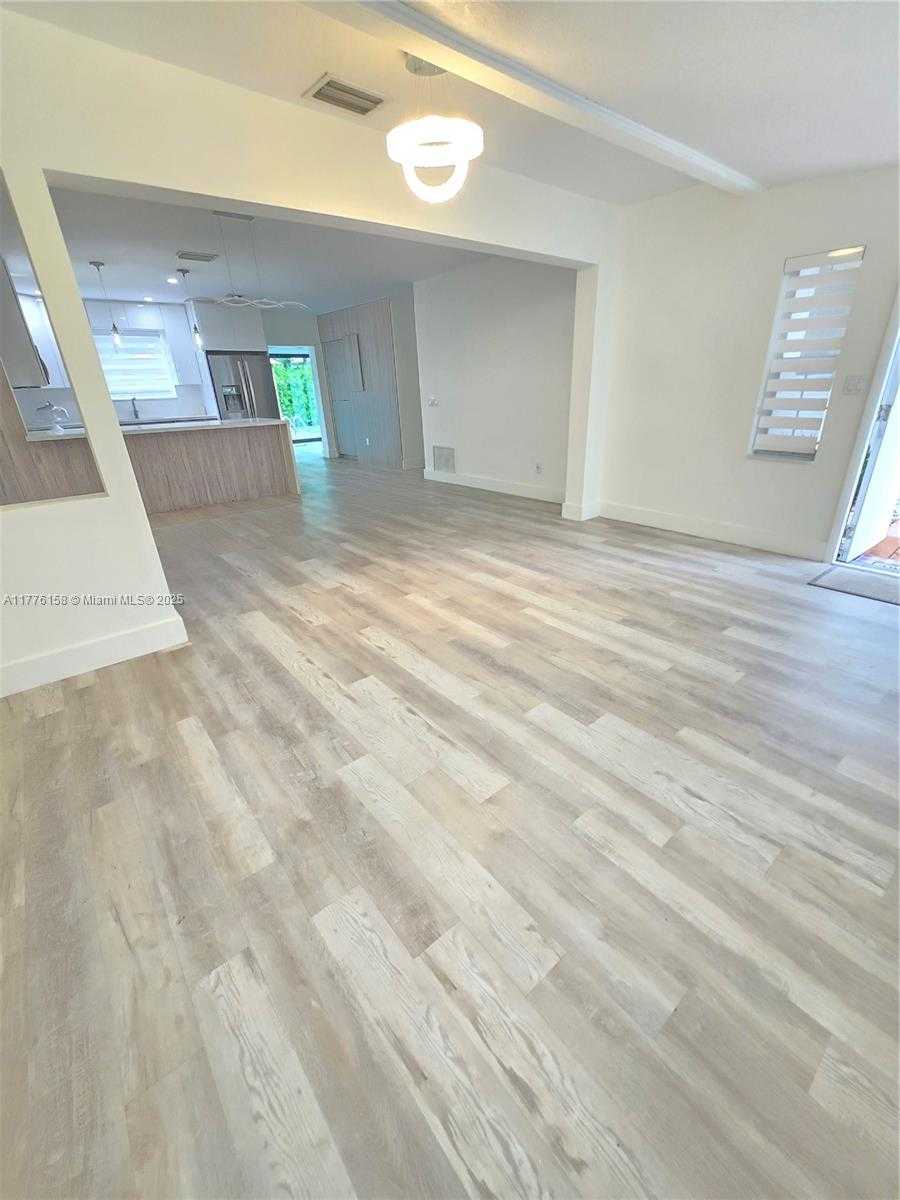 Small Image of 5101 SOUTH WEST 6TH CT, Margate Number 9