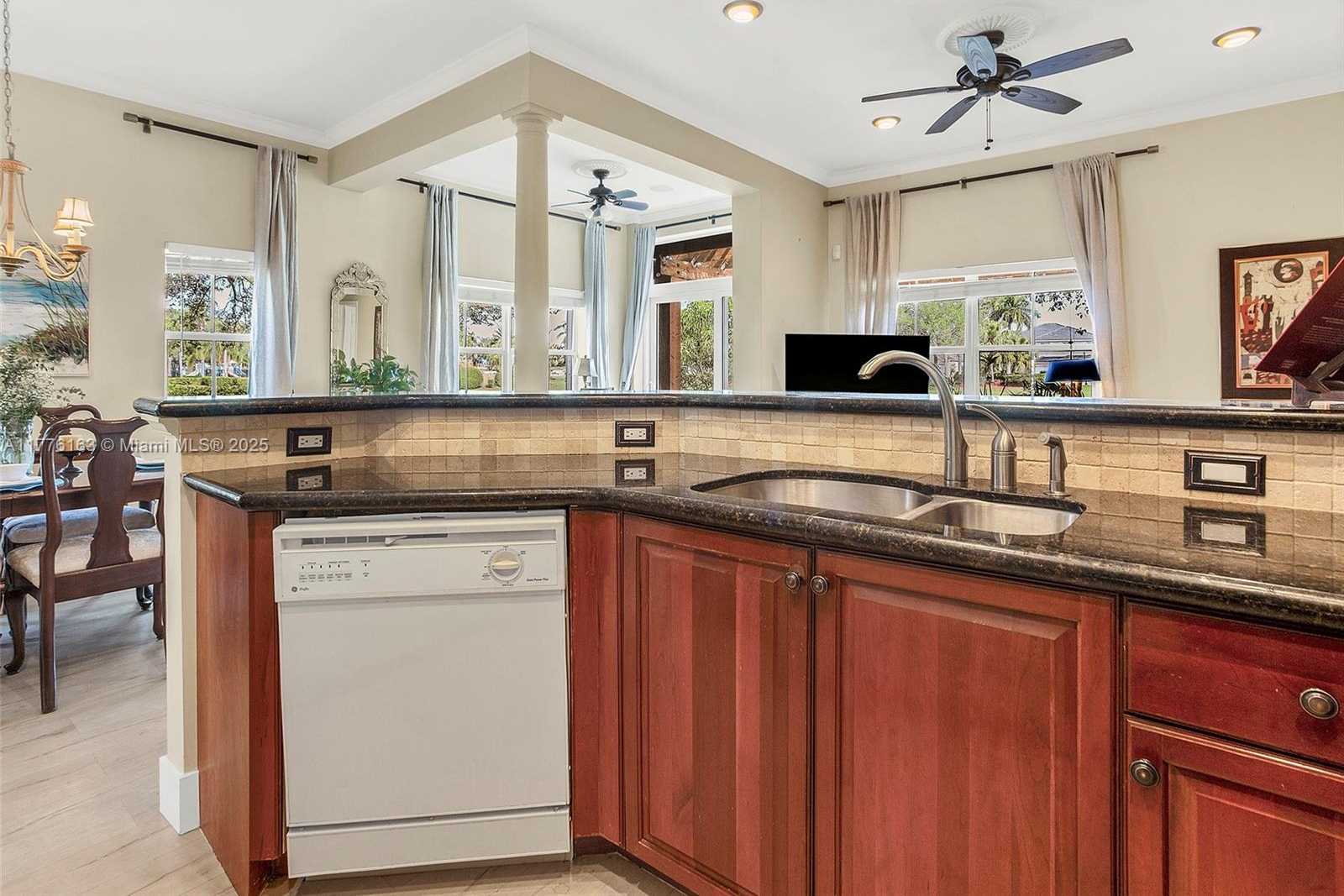 Small Image of 845 VISTA MEADOWS DR, Weston Number 20