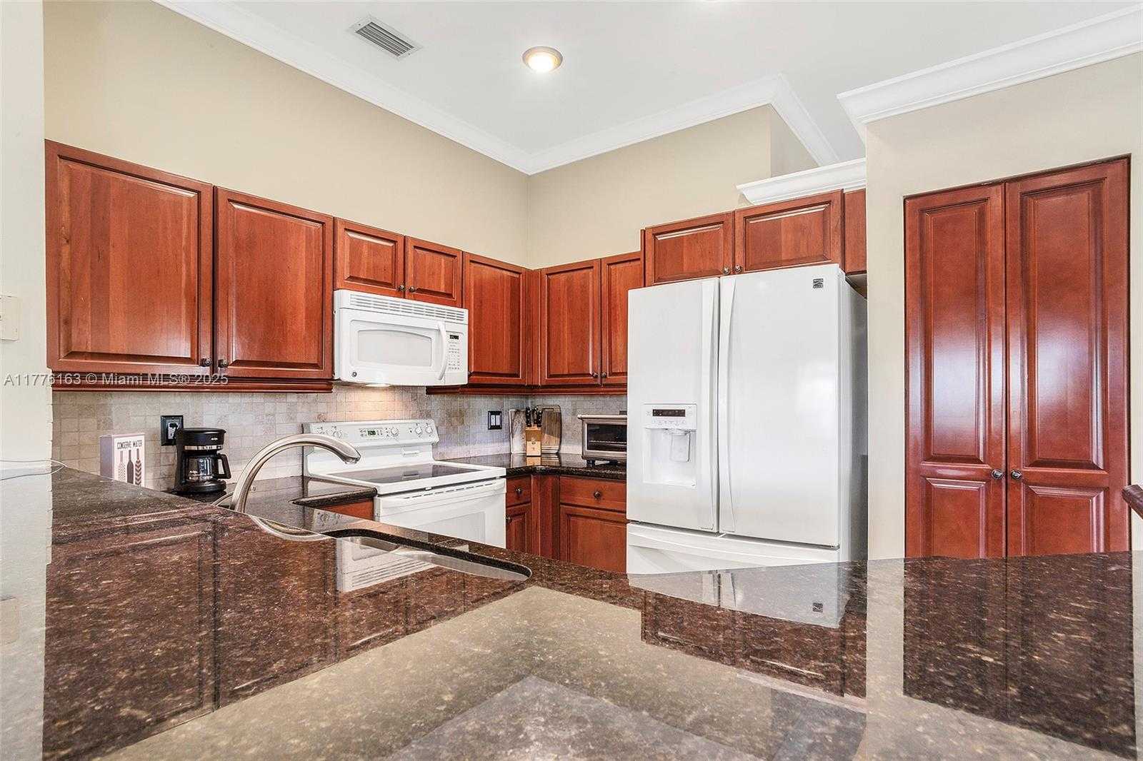 Small Image of 845 VISTA MEADOWS DR, Weston Number 22