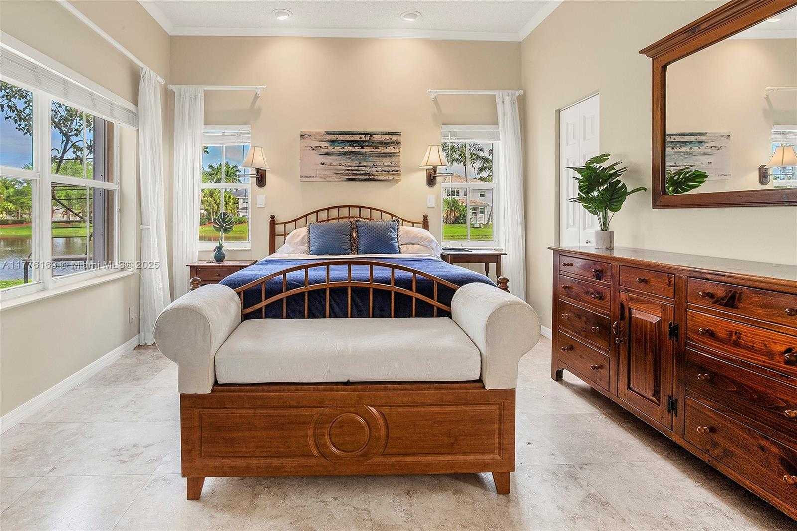 Small Image of 845 VISTA MEADOWS DR, Weston Number 25