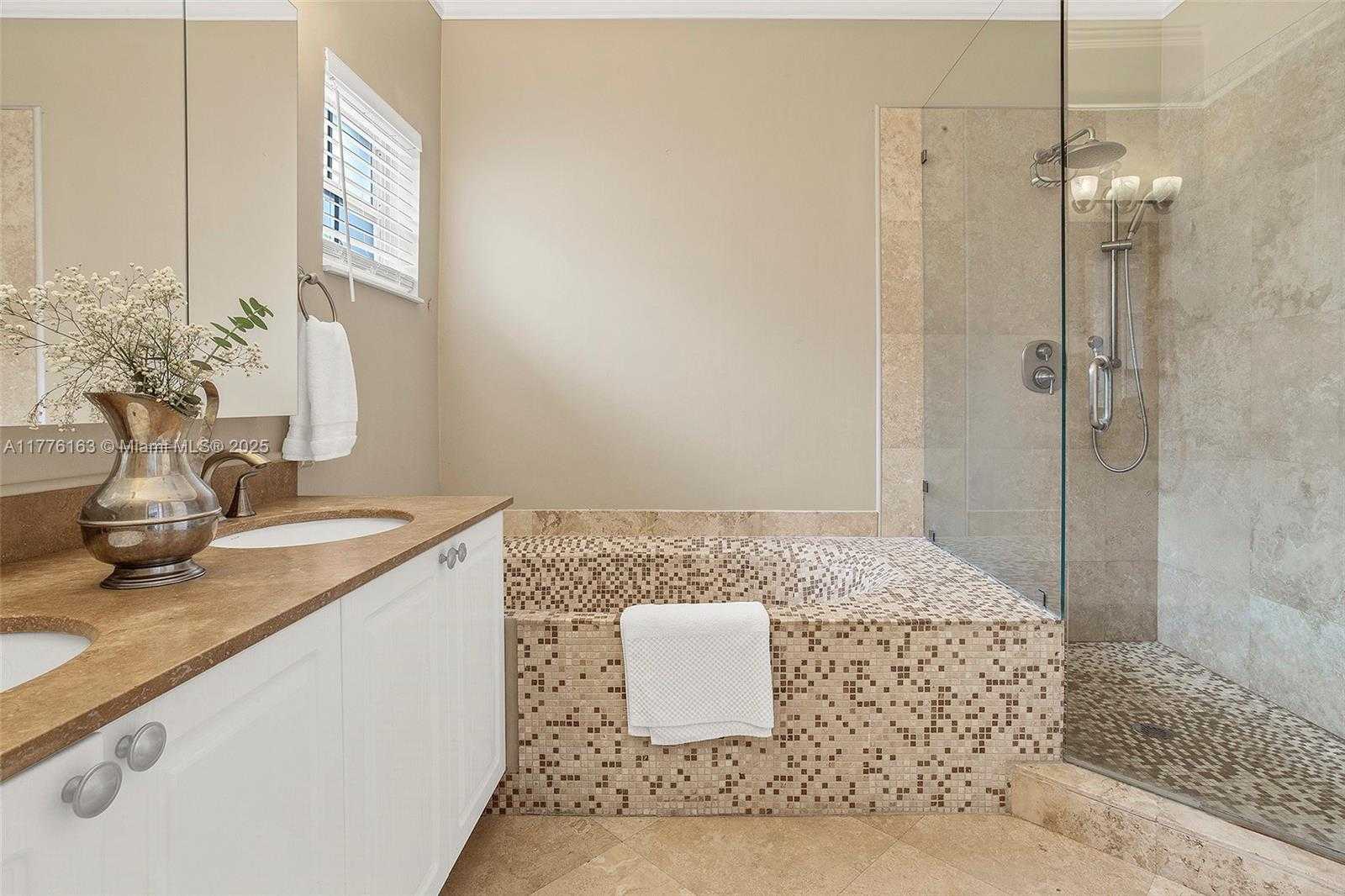 Small Image of 845 VISTA MEADOWS DR, Weston Number 31