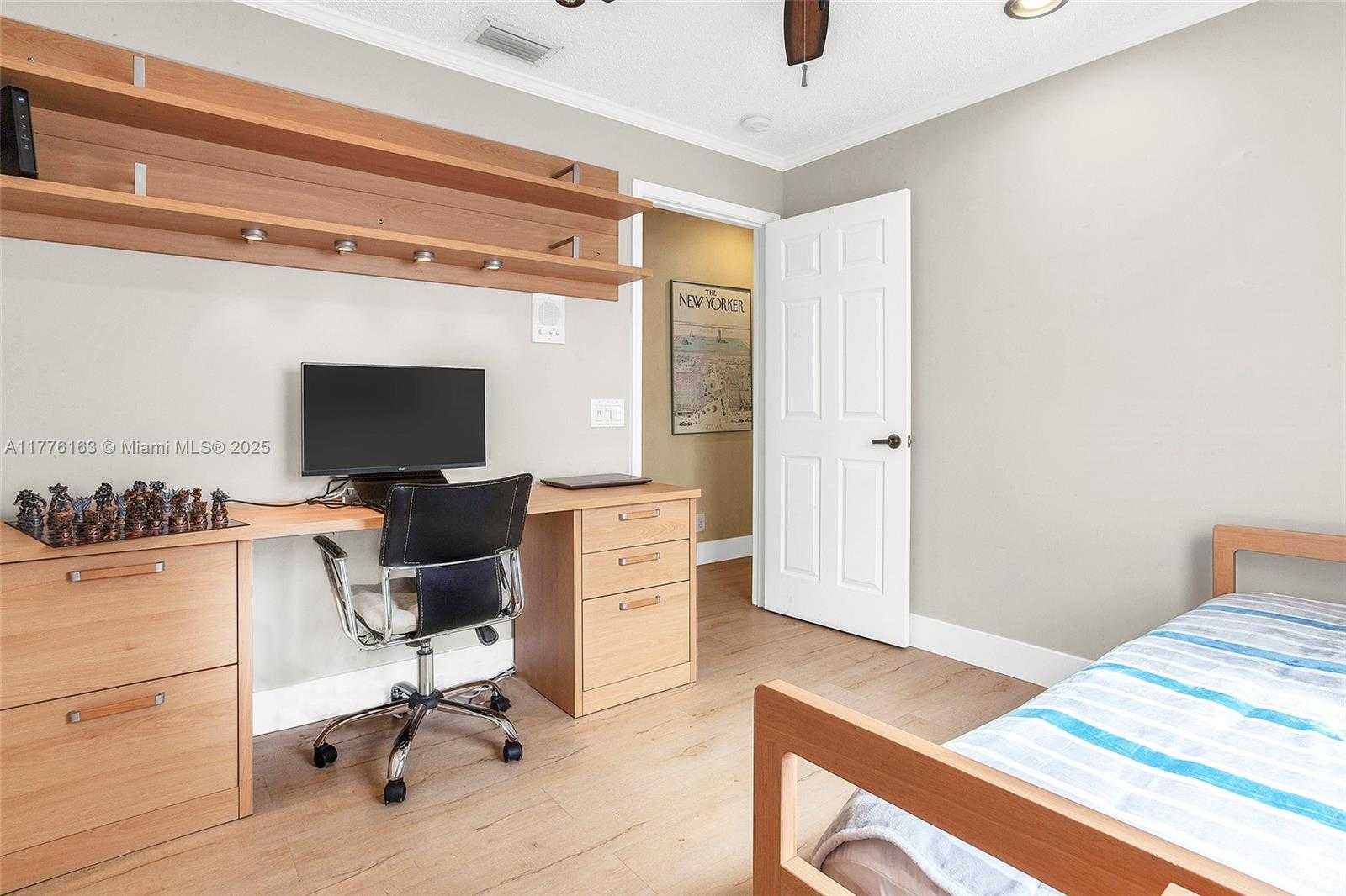 Small Image of 845 VISTA MEADOWS DR, Weston Number 34