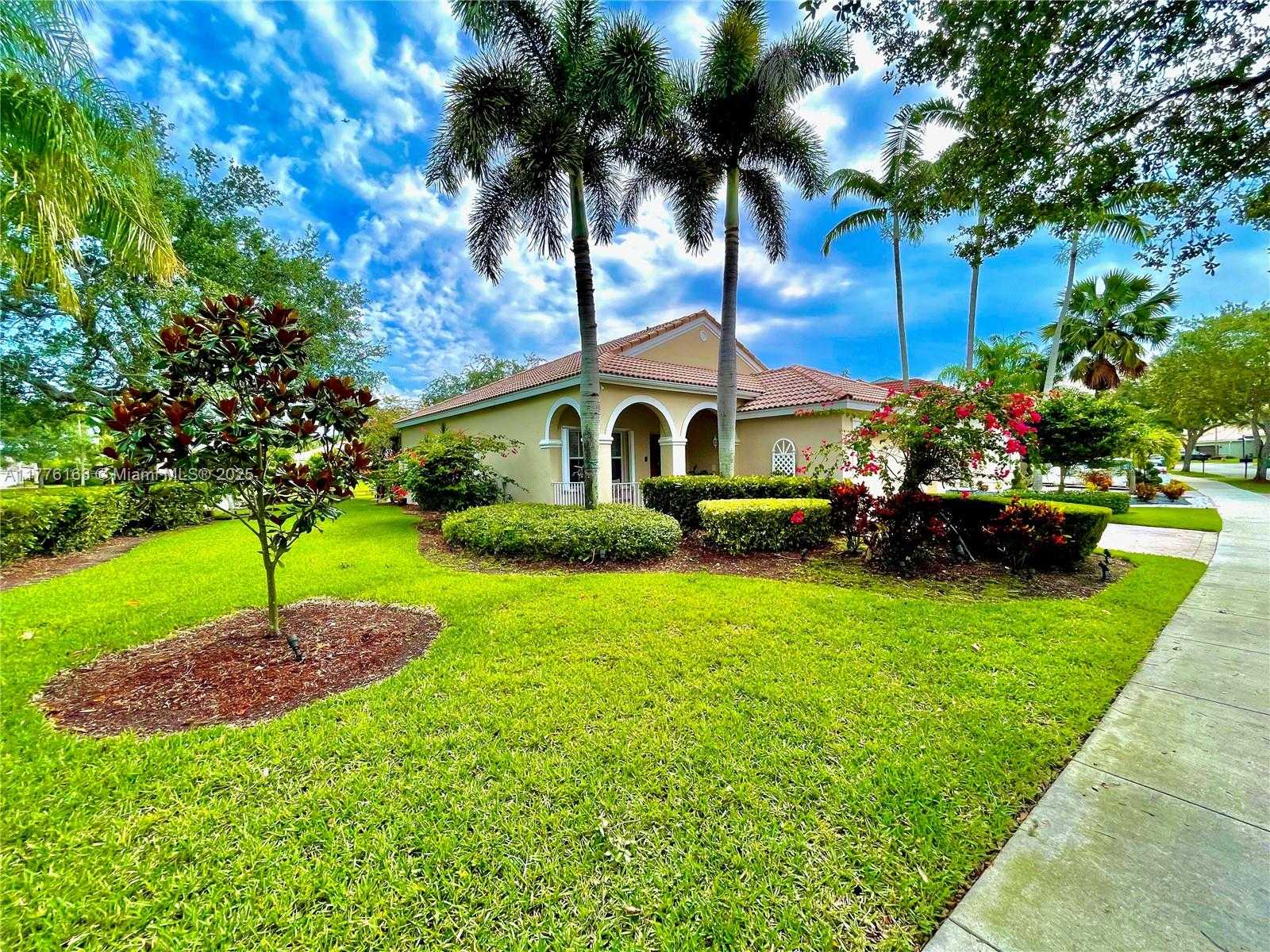 Small Image of 845 VISTA MEADOWS DR, Weston Number 4