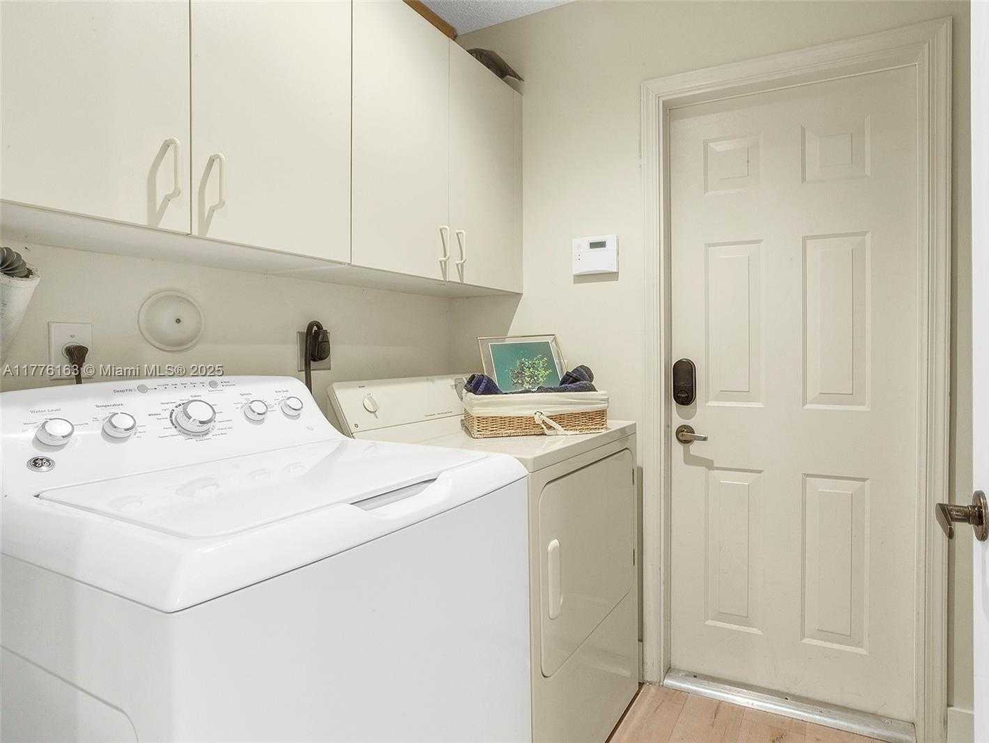 Small Image of 845 VISTA MEADOWS DR, Weston Number 40