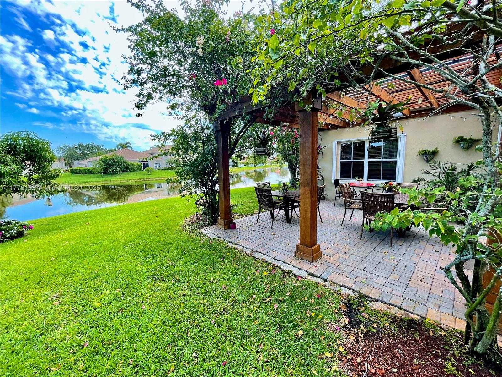 Small Image of 845 VISTA MEADOWS DR, Weston Number 42