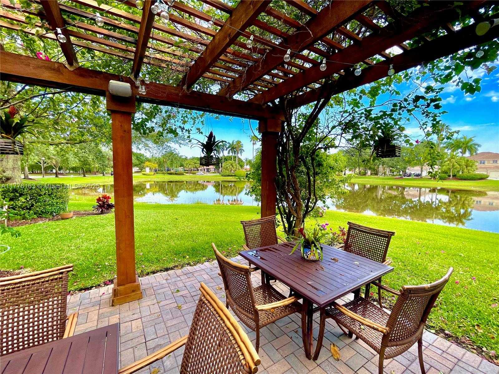 Small Image of 845 VISTA MEADOWS DR, Weston Number 43