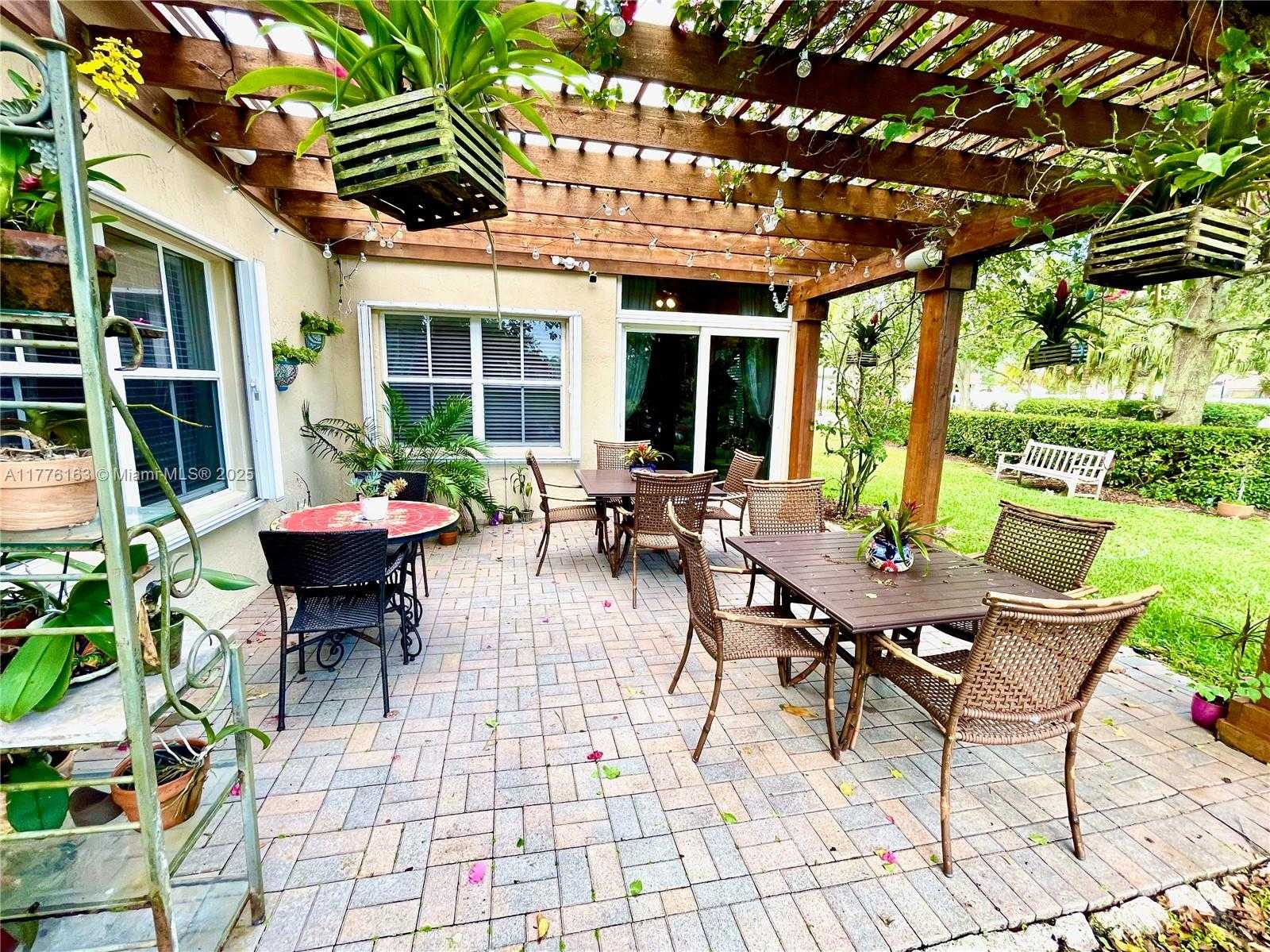 Small Image of 845 VISTA MEADOWS DR, Weston Number 46