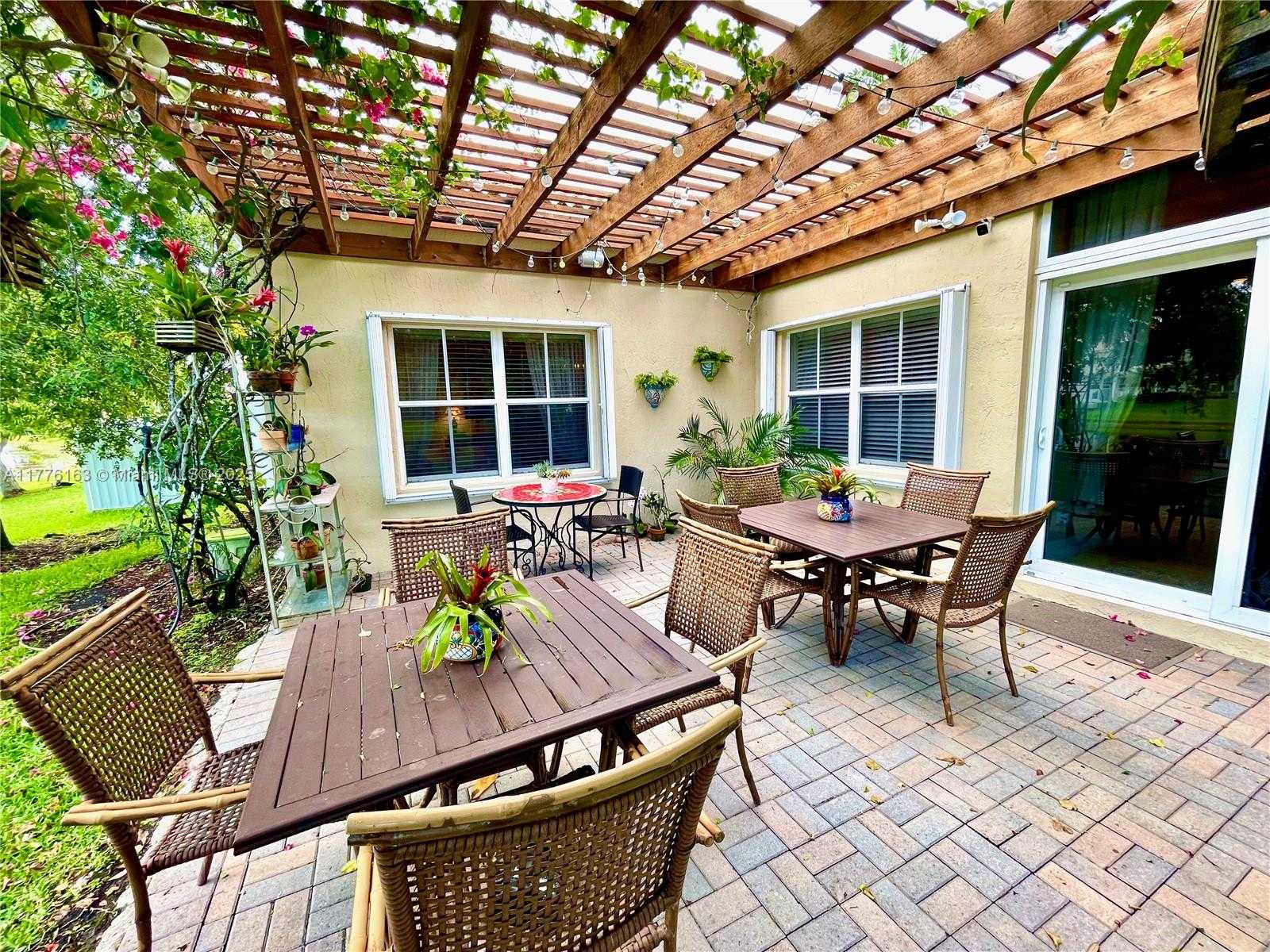Small Image of 845 VISTA MEADOWS DR, Weston Number 47