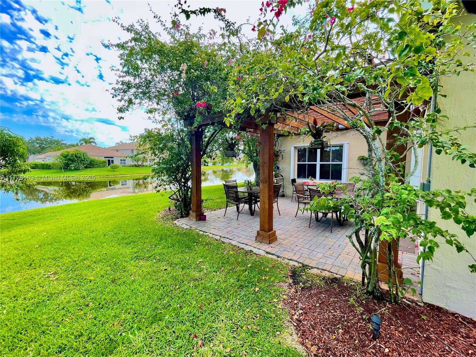 Small Image of 845 VISTA MEADOWS DR, Weston Number 48