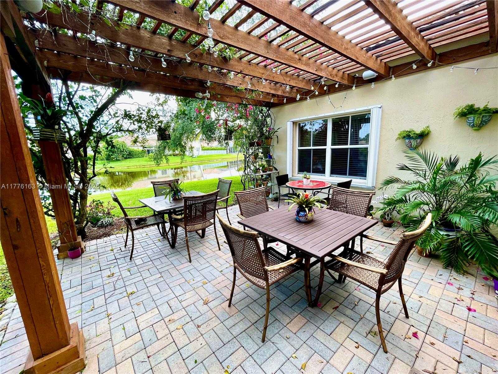 Small Image of 845 VISTA MEADOWS DR, Weston Number 49