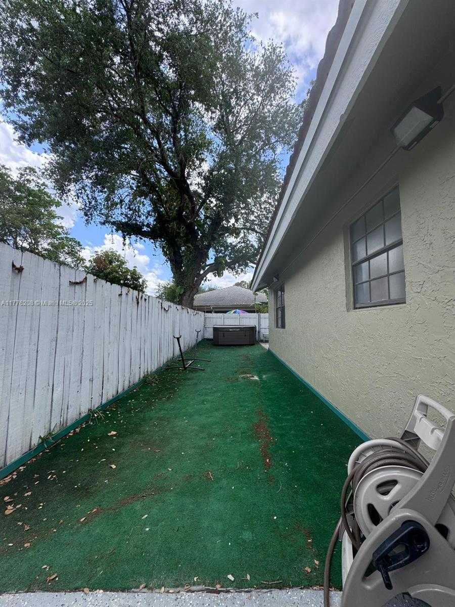 Small Image of 2370 NORTH WEST 122ND DR, Coral Springs Number 28