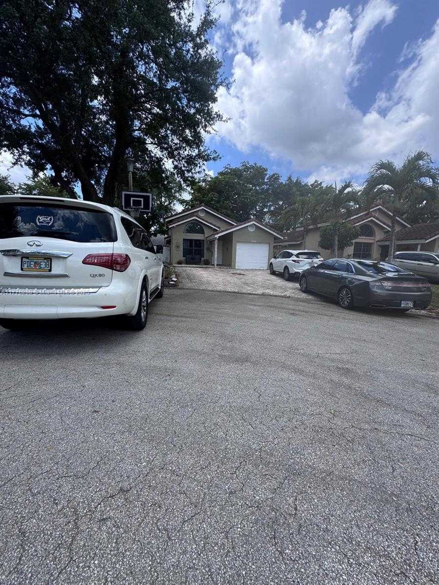 Small Image of 2370 NORTH WEST 122ND DR, Coral Springs Number 3