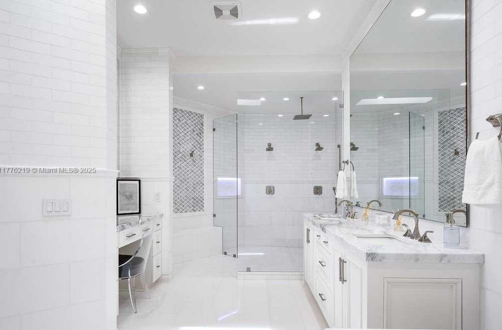 Small Image of 570 MANOR RD, MAITLAND, Winter Park Number 31
