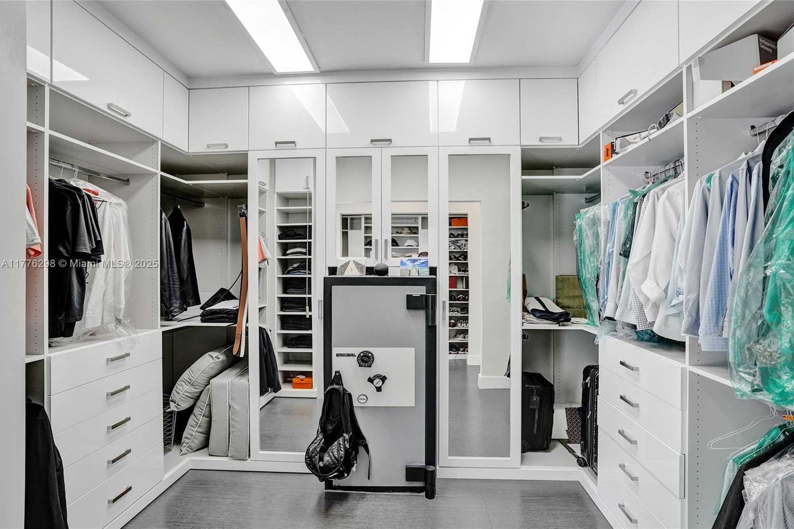 Small Image of 2340 AQUA VISTA BLVD, Fort Lauderdale Number 12