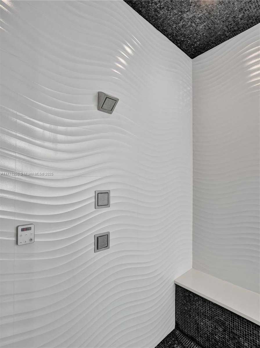 Small Image of 2340 AQUA VISTA BLVD, Fort Lauderdale Number 15