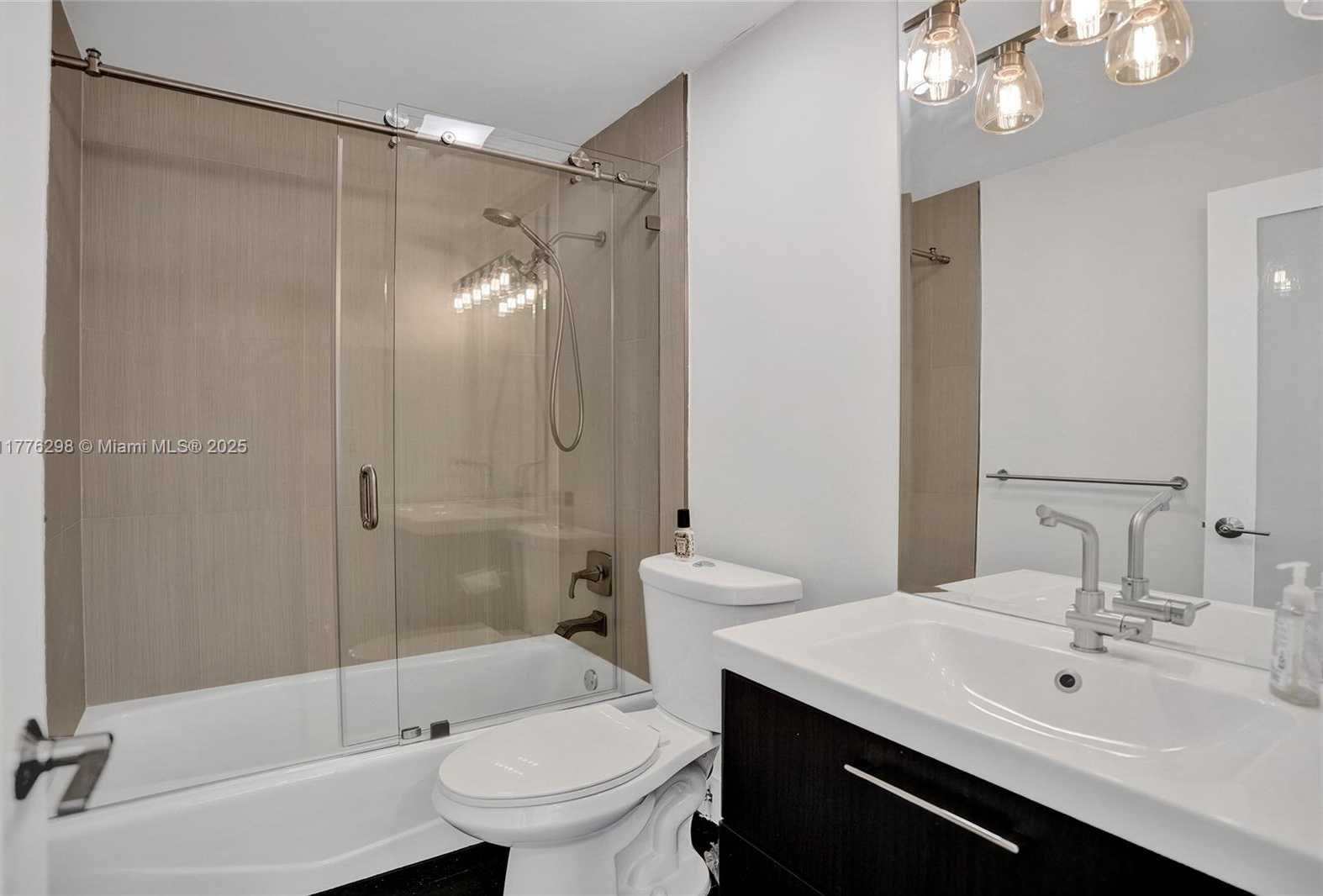 Small Image of 2340 AQUA VISTA BLVD, Fort Lauderdale Number 19