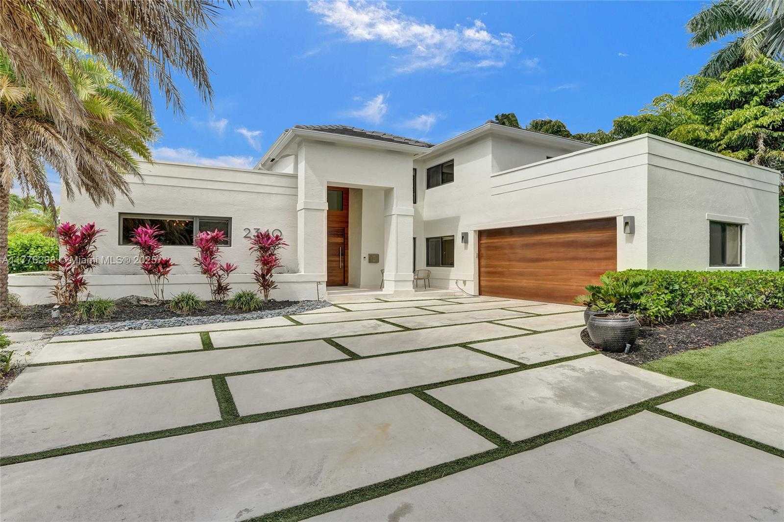 Small Image of 2340 AQUA VISTA BLVD, Fort Lauderdale Number 2