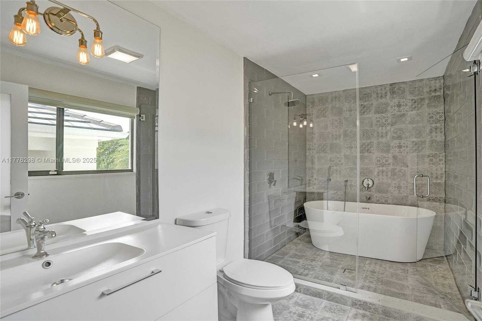 Small Image of 2340 AQUA VISTA BLVD, Fort Lauderdale Number 21