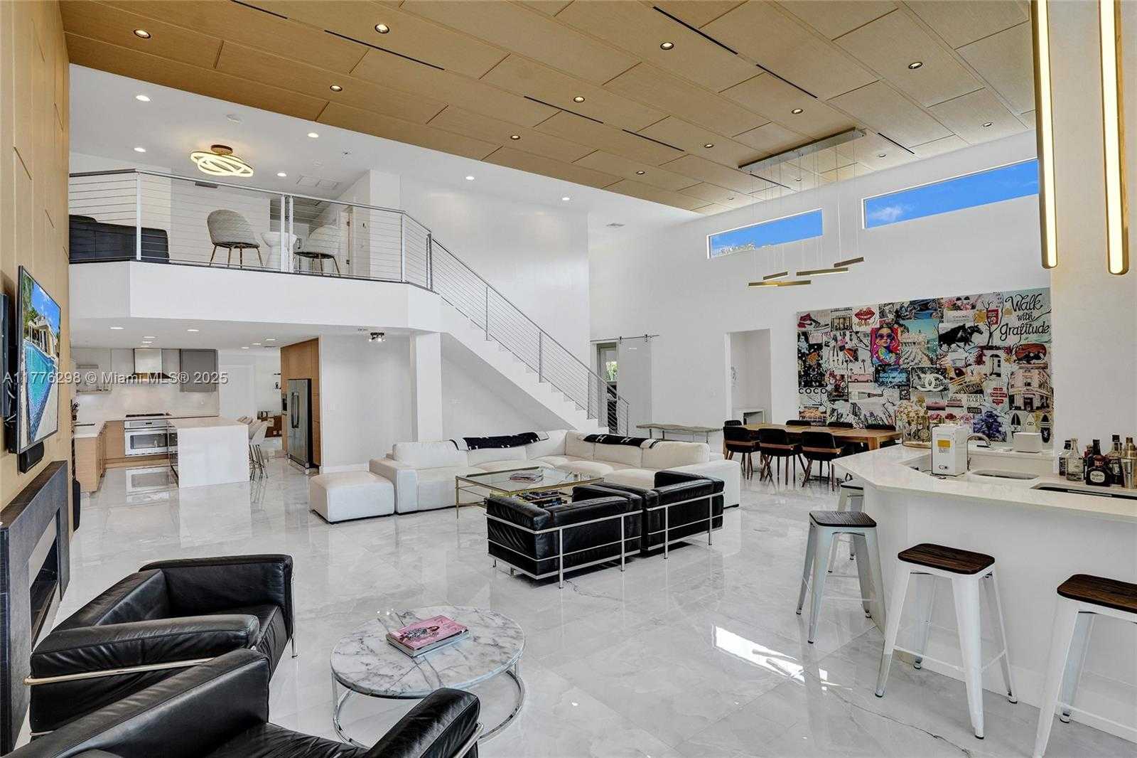 Small Image of 2340 AQUA VISTA BLVD, Fort Lauderdale Number 7