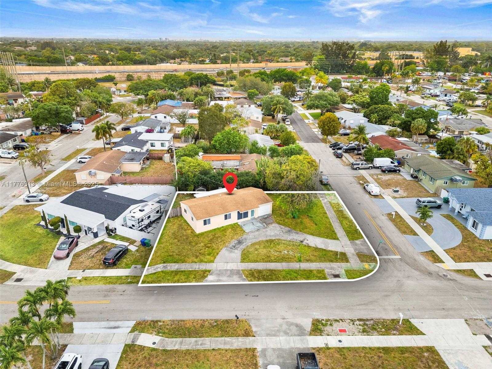 Small Image of 4814 SOUTH WEST 20TH ST, Fort Lauderdale Number 2