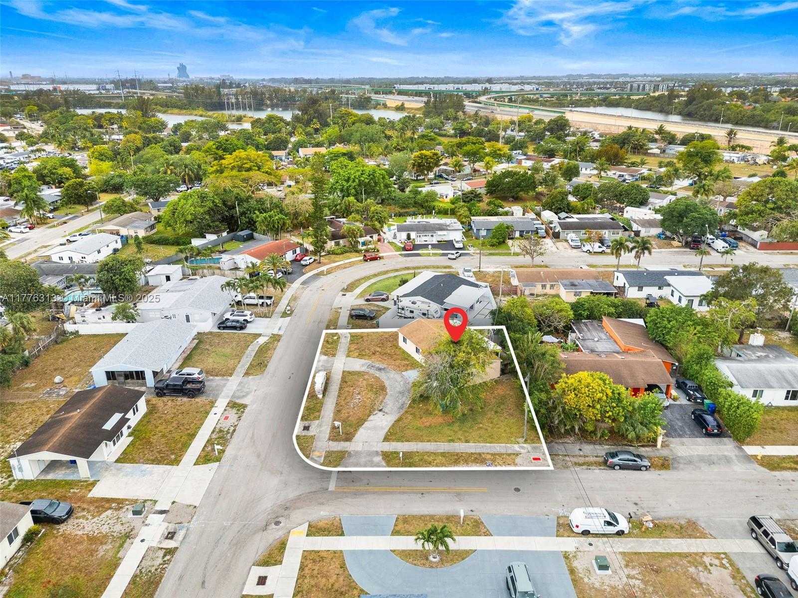 Small Image of 4814 SOUTH WEST 20TH ST, Fort Lauderdale Number 5