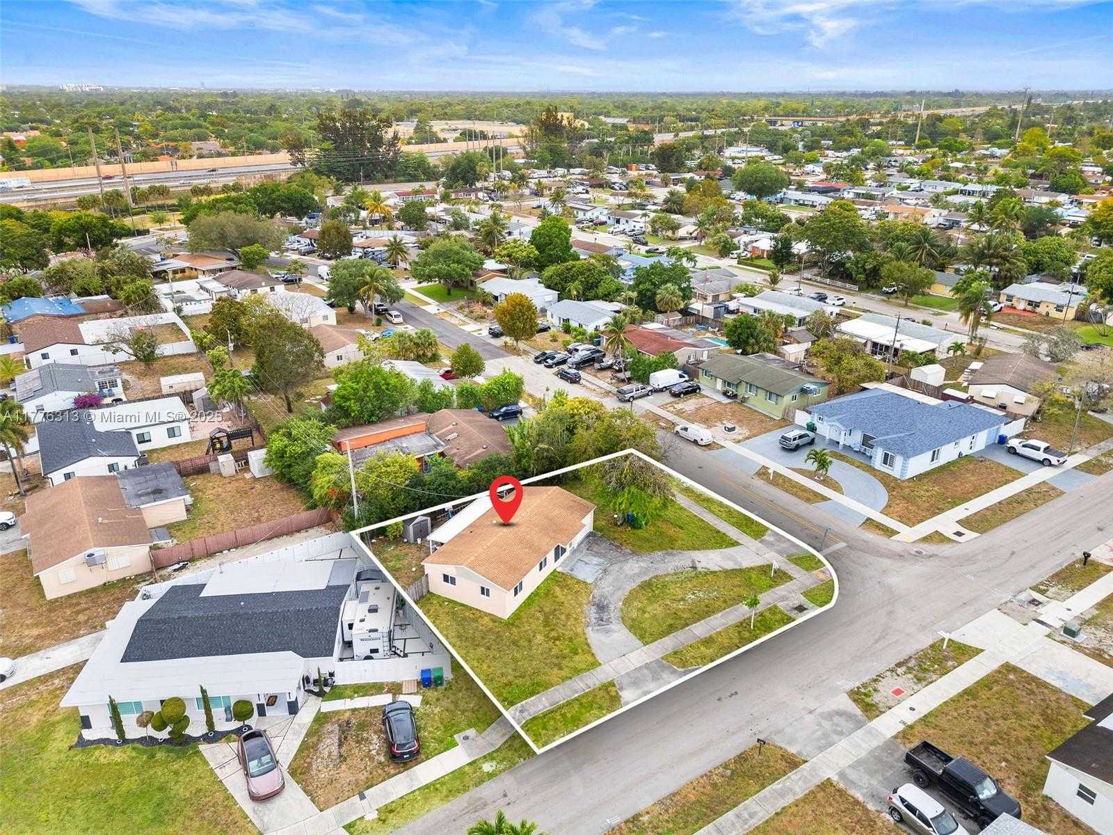 Small Image of 4814 SOUTH WEST 20TH ST, Fort Lauderdale Number 6