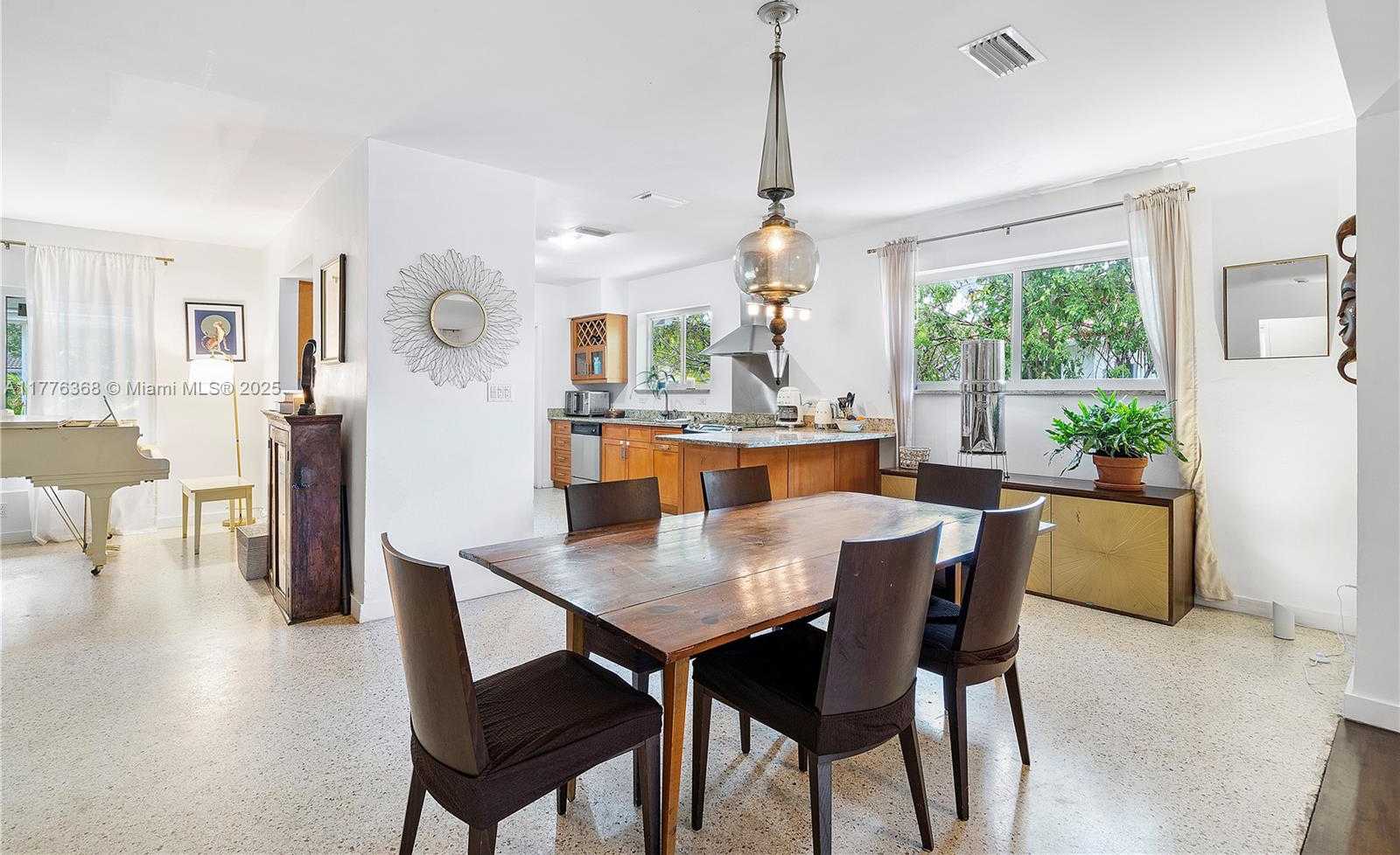 Small Image of 10619 NORTH EAST 10TH PL, Miami Shores Number 13