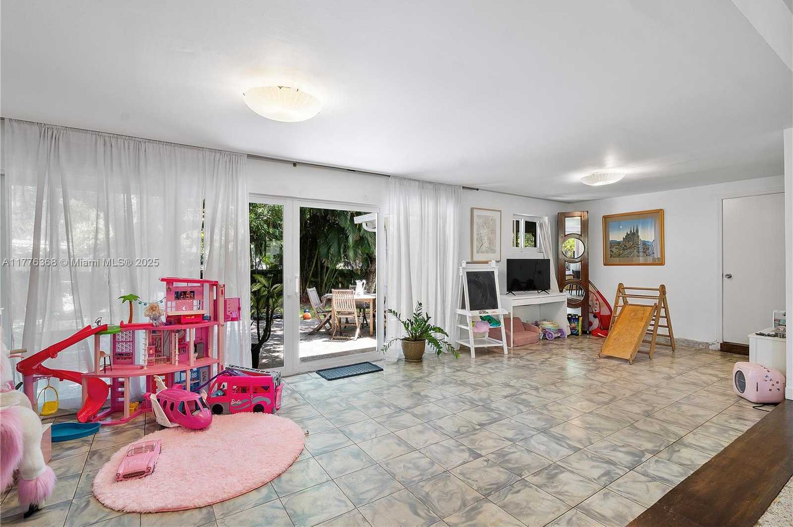 Small Image of 10619 NORTH EAST 10TH PL, Miami Shores Number 19