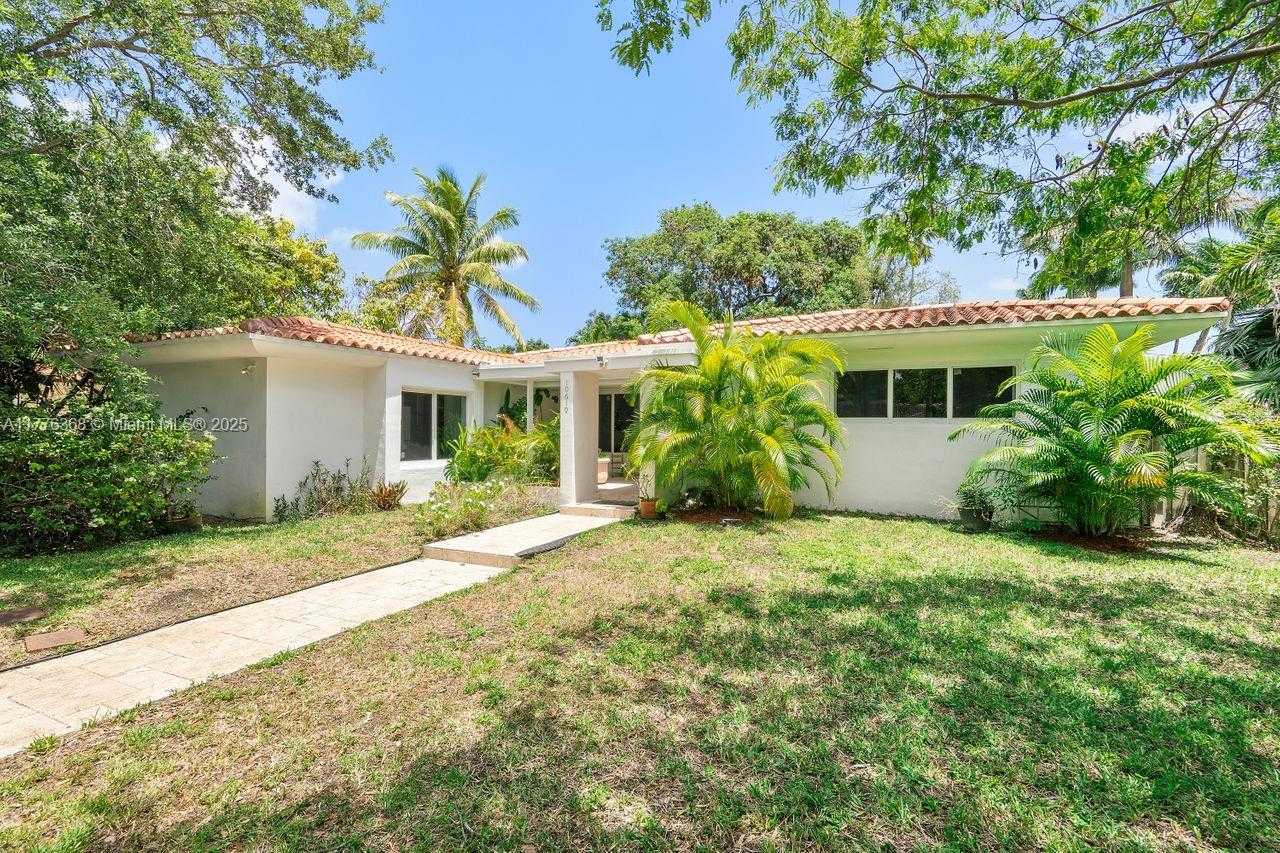 Small Image of 10619 NORTH EAST 10TH PL, Miami Shores Number 2