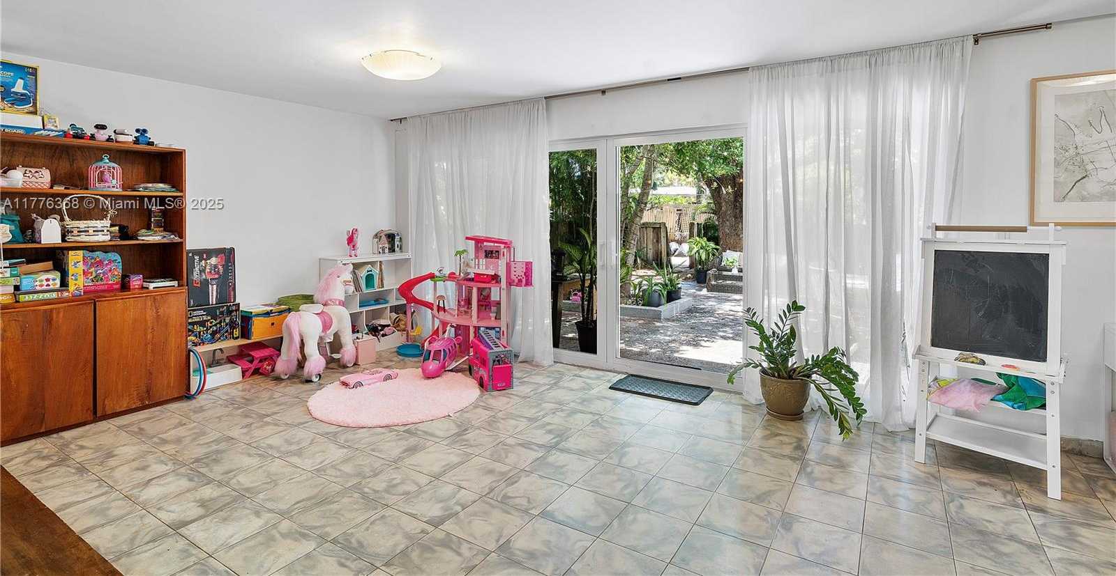 Small Image of 10619 NORTH EAST 10TH PL, Miami Shores Number 20
